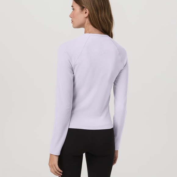 Like New Vuori Long Sleeve Pose Crew - Picture 4 of 8